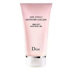 女生细致毛孔洗面奶推荐与选购指南 寻找清洁力与温和的平衡