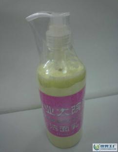 洋甘菊防敏洁面乳 温和微泡的敏感肌肤守护者